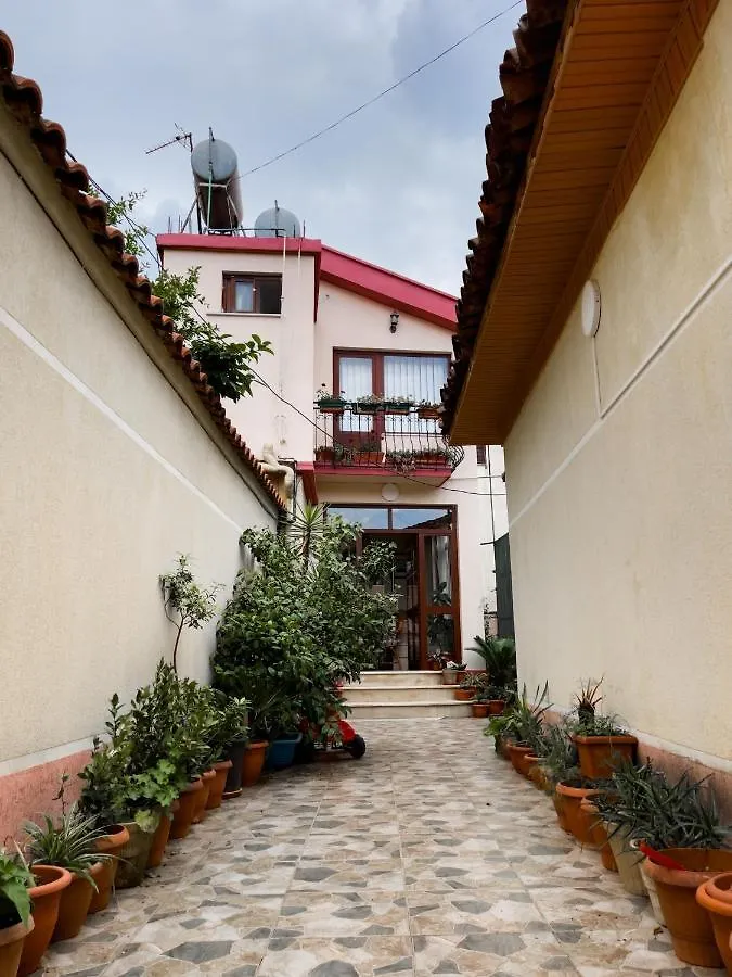 Vila Kodra Tirana 0*,